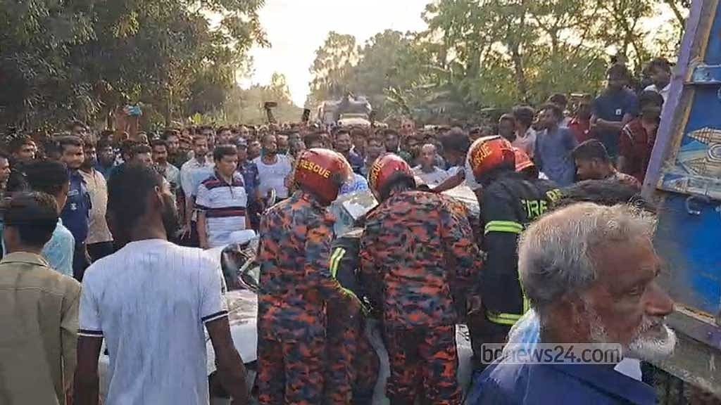 ফরিদপুরে পৃথক সড়ক দুর্ঘটনায় নিহত ৫, আহত অন্তত ৭