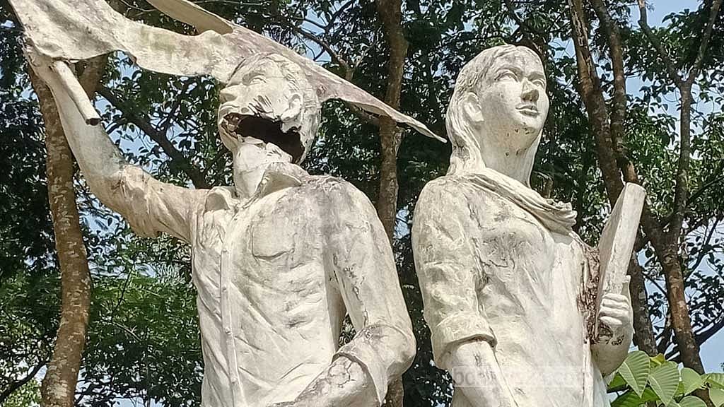 দুই বছরেও সংস্কারবিহীন ‘চেতনা-৭১’, শিক্ষার্থীদের উদ্যোগও থমকে