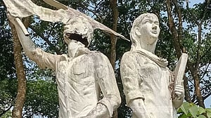 দুই বছরেও সংস্কারবিহীন ‘চেতনা-৭১’, শিক্ষার্থীদের উদ্যোগও থমকে