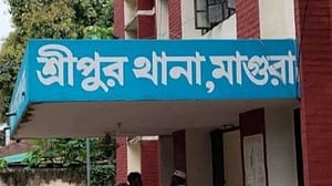 মাগুরায় মণ্ডপ ফেরত ২ যুবকের মৃত্যু, অতিরিক্ত মদপানের অভিযোগ
