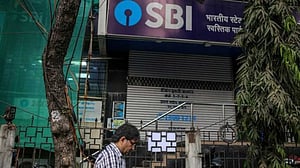 স্টেট ব্যাংক অব ইনডিয়ায় সাইবার হামলা, ৪ হাজার গ্রাহকের তথ্য ডার্ক ওয়েবে