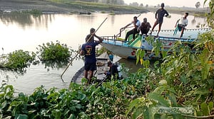 প্রতিমা বিসর্জন শেষে নদীতে পড়ে নিখোঁজ, ৪১ ঘণ্টা পর উদ্ধার তরুণের মরদেহ