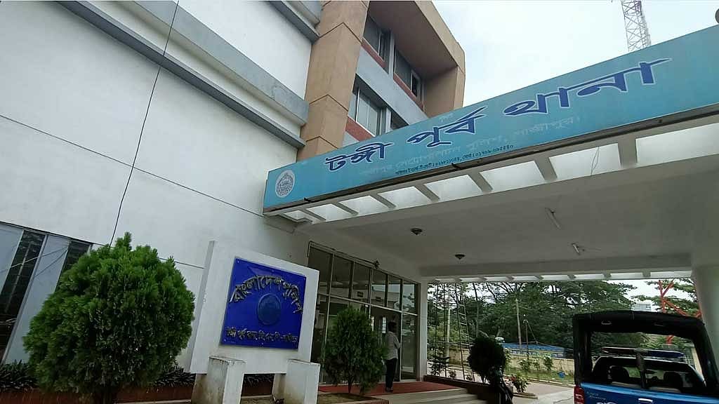 টঙ্গীতে সড়ক দুর্ঘটনায় বাবা-ছেলে নিহত