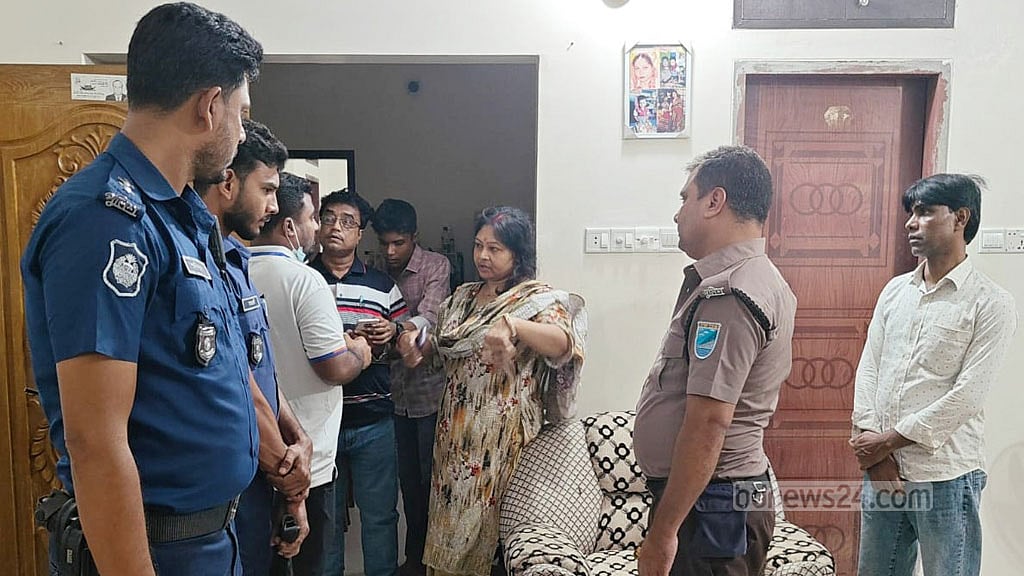 পূজার ছুটি শেষে ফিরে দেখেন, বাসায় রাখা ৫০ লাখ টাকা ও স্বর্ণালংকার নেই