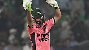 শাদাবের রেকর্ড গড়া সেঞ্চুরিতে পাকিস্তানের অবিশ্বাস্য জয়