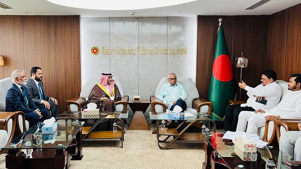 আকামার মেয়াদ শেষ হলেও সৌদি ঢুকতে পারবেন প্রবাসীরা: মন্ত্রী