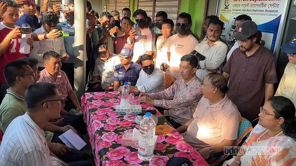 প্রশাসন ও আন্দোলনকারীদের বৈঠক ব্যর্থ, সাজেক সড়কে অবরোধ অব্যাহত