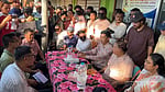 প্রশাসন ও আন্দোলনকারীদের বৈঠক ব্যর্থ, সাজেক সড়কে অবরোধ অব্যাহত
