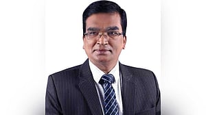 সোনালী ব্যাংকে ফেরানো হল শওকত আলী খানকে