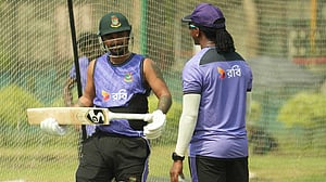 লিটনের মাঠে ফিরতে বাধা দেখছেন না সিমন্স