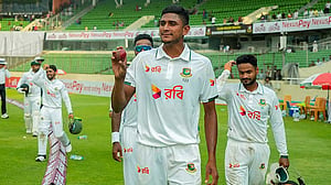 নাহিদের মতো গতিময় একজনকে ‘মিস করবেন’ সিমন্স
