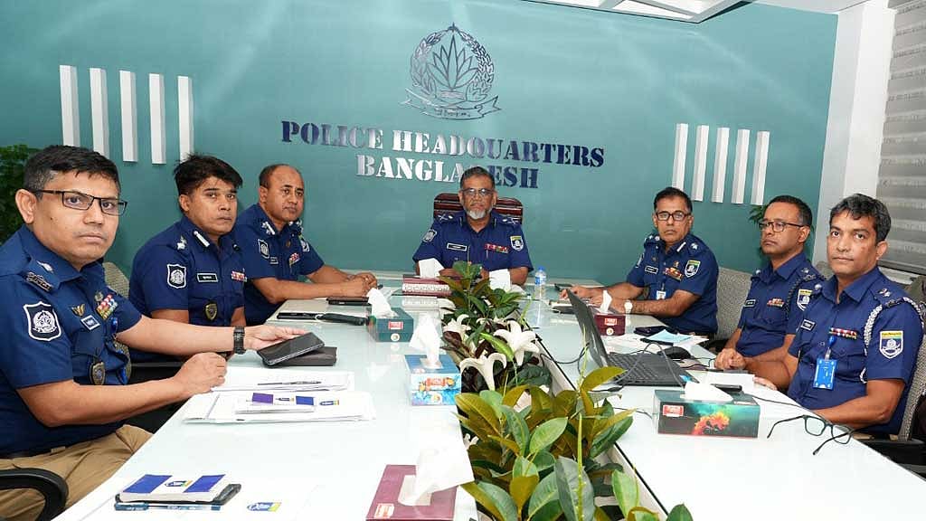 মাদক ও কিশোর গ্যাং ‘গডফাদারদের’ বিরুদ্ধে কঠোর হওয়ার নির্দেশ পুলিশের