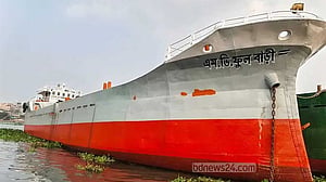 পশুর নদীতে ট্যাংকারের ধাক্কায় কয়লাবোঝাই কার্গোডুবি