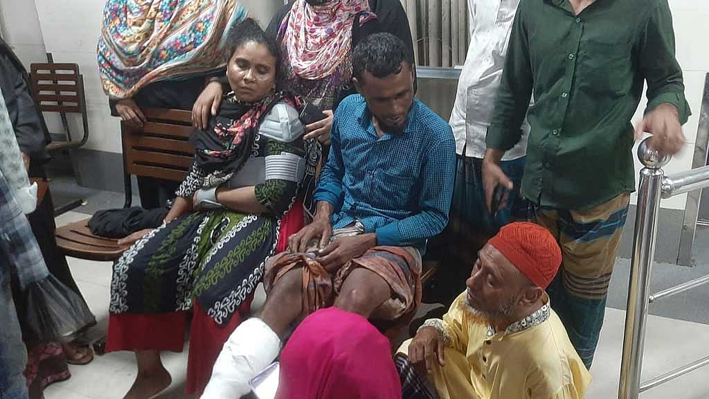 সম্বল নিয়ে ফিরছিলেন বাড়িতে, হারালেন সন্তানকে