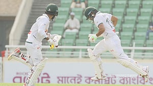 সাদমান-হৃদয়ের জুটিতে পঞ্চাশ