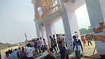 সচিবালয় স্থানান্তরের সিদ্ধান্ত: বাণিজ্য মেলার মাঠে শেকৃবি শিক্ষার্থী‌দের ভাঙচুর