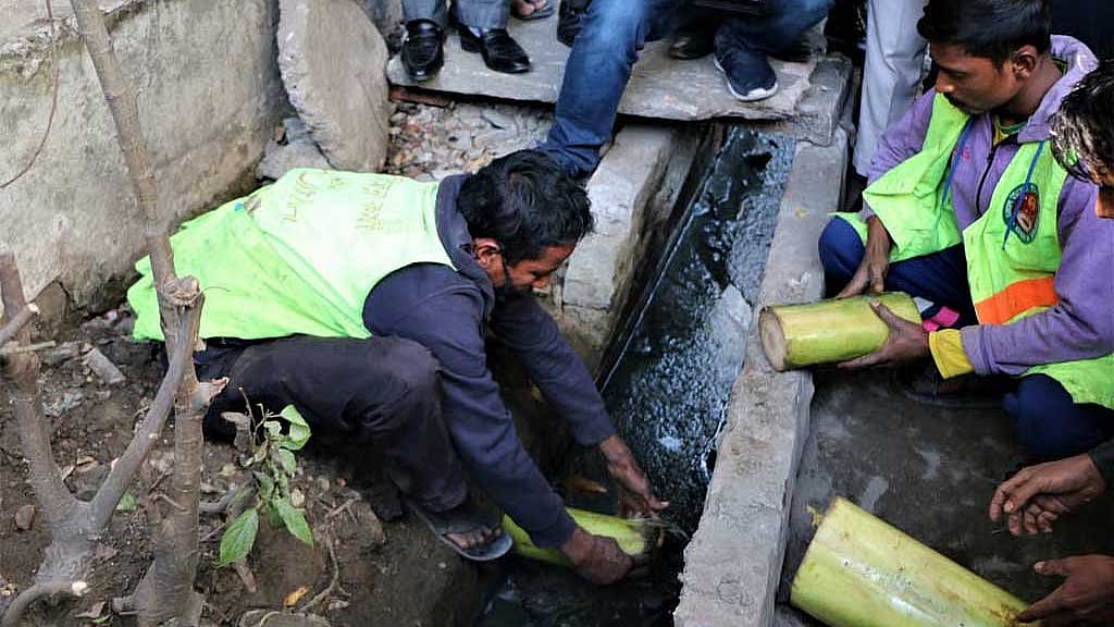 লেকের দূষণ রোধ: ১৫ নভেম্বরের মধ্যে ভবনে সেপটিক ট্যাংক নির্মাণের নির্দেশ