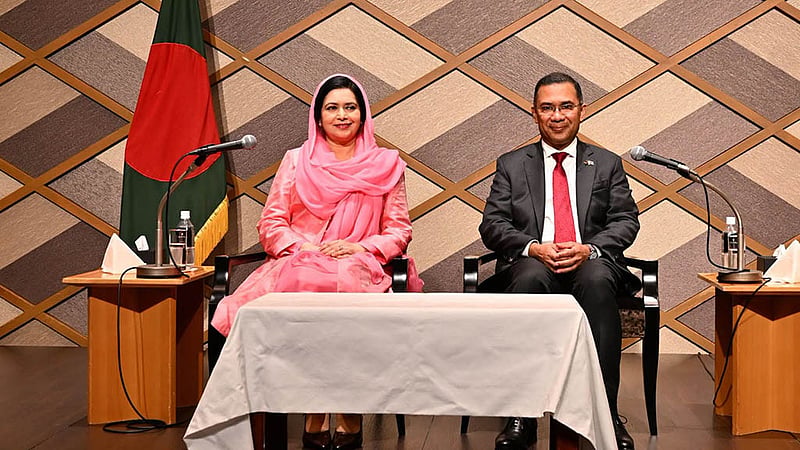 টোকিওতে বুধবার বাংলাদেশ কমিউনিটি জাপানের আয়োজনে প্রবাসী বাংলাদেশিদের সঙ্গে মতবিনিময় সভায় প্রধানমন্ত্রী তারেক রহমান ও তার সহধর্মিণী ডা. জুবাইদা রহমান অংশগ্রহণ করেন। ছবি: পিএমও