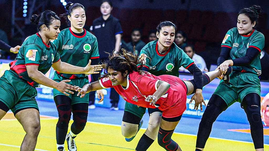 ইংল্যান্ডকে ৭৯-১৩ পয়েন্টে উড়িয়ে দিল বাংলাদেশ