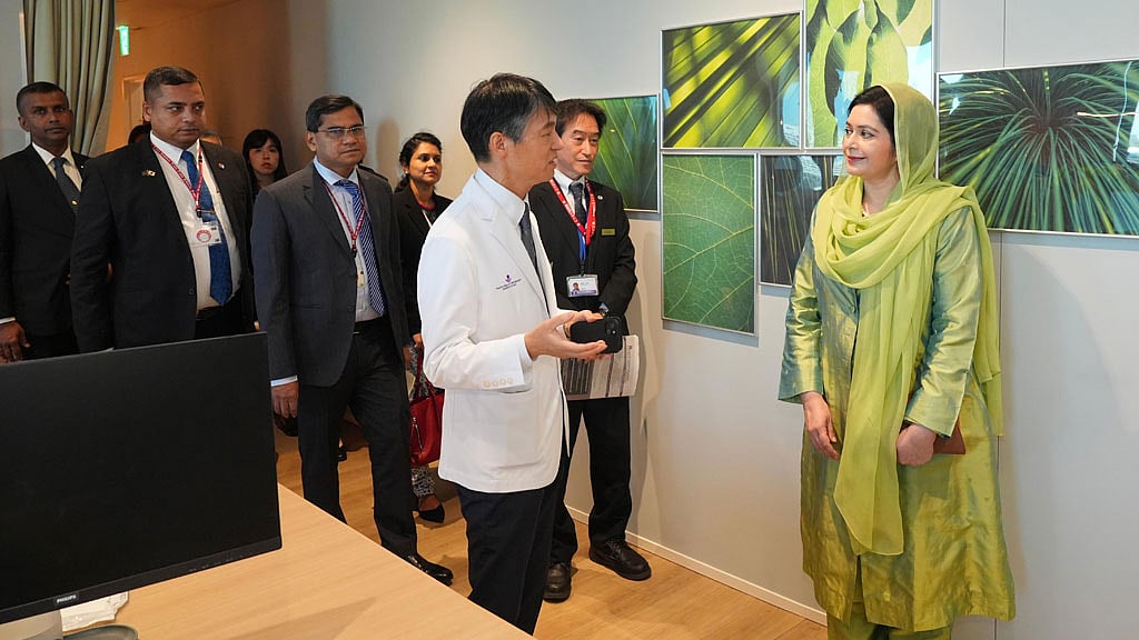 স্বাস্থ্যকেন্দ্রসহ বিভিন্ন প্রতিষ্ঠান পরিদর্শন জুবাইদা রহমানের