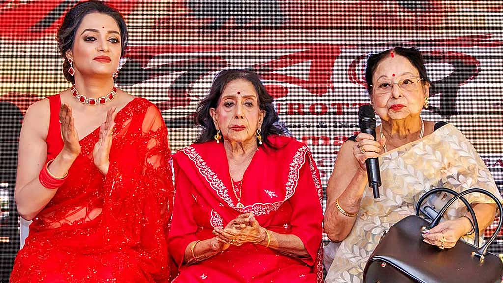 সাবিত্রী-মাধবী এক পর্দায়