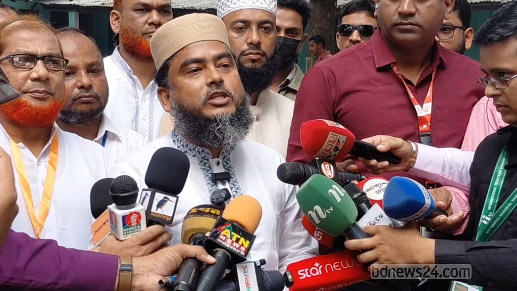 ঠাকুরগাঁও উপনির্বাচন: প্রিজাইডিং অফিসারের কার্ডে ছবি না থাকা নিয়ে অভিযোগ  জামায়াত প্রার্থীর
