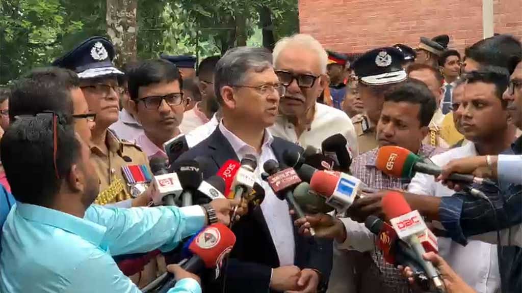 তাহসিফ সুরির মৃত্যুতে তদন্তের আগে মন্তব্য নয়, ‘সবকিছু জেনে কথা বলব’: স্বরাষ্ট্রমন্ত্রী