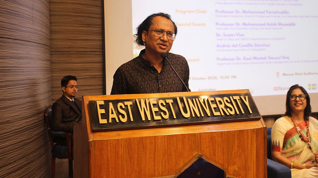 বয়স্কদের সামাজিক যোগাযোগ মাধ্যমের ভুল তথ্য বেশি প্রভাবিত করে: তথ্য উপদেষ্টা