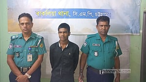 খুন করে মাজারে ‘আশ্রয়’ নিয়েছিলেন তিনি