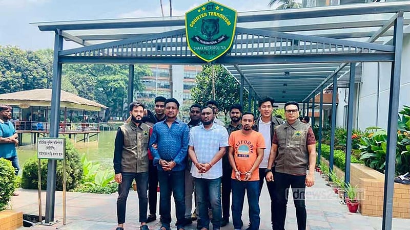 বাসে আগুন দিয়ে হত্যা: যুব ও ছাত্রদলের নেতাসহ ৩ জন গ্রেপ্তার