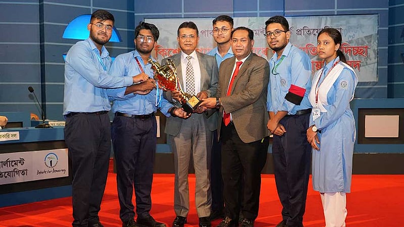 ঢাকার ১০ এলাকায় তৎপর ’কিশোর গ্যাং’: পুলিশ কমিশনার