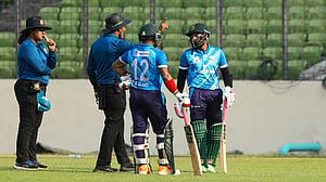 আসলেই কি নারী আম্পায়ারের পরিচালনায় খেলতে অনীহা ছিল ক্রিকেটারদের?