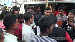 নাটোরে চেয়ারম্যান প্রার্থীর সমর্থকের ওপর হামলা