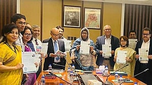 সর্বজনীন পেনশন স্কিমে এক লাখ গ্রাহক