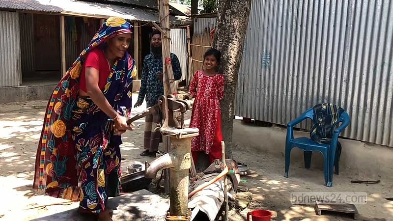 ‘একশ চাপেও এক জগ পানি ওঠে না টিউবওয়েলে’
