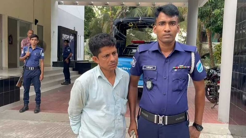 লালনের গানের চরণ ফেইসবুকে দিয়ে কারাগারে যুবক, পরে জামিন