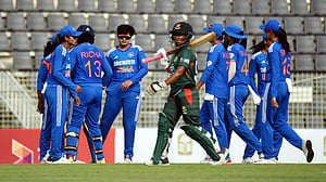 লড়লেন শুধু মুর্শিদা, আরেকটি হার বাংলাদেশের