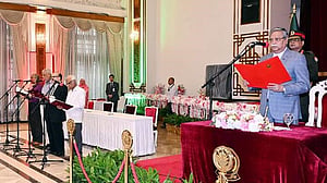উপদেষ্টার শপথ নিলেন আরও ৪ জন