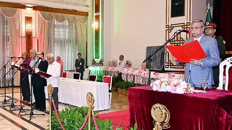 উপদেষ্টার শপথ নিলেন আরও ৪ জন