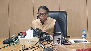 দুর্বল ব্যাংক বাঁচাতে আন্তঃব্যাংক বাজার থেকে নগদ সহায়তা: গভর্নর