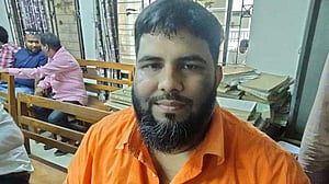 শেখ হাসিনার নামে হত্যা মামলা, ‘হুমকি’ পাচ্ছেন বাদী