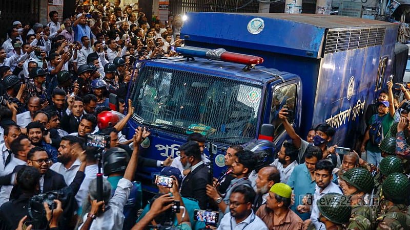 প্রতিবাদে ডিম নিক্ষেপের ইতিহাস