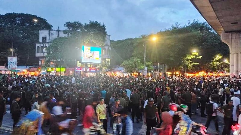 কাজ থাকলে দিনে ৫৪০ টাকা, না থাকলে ‘রেস্ট’: বৈষম্যের অবসান চান আনসাররা