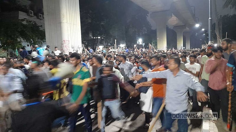 সচিবালয় এলাকায় অনাকাঙ্ক্ষিত পরিস্থিতি ‘নিয়ন্ত্রণে’: আইএসপিআর