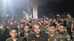 এবার নামল আনসার বাহিনী, দাবি ‘চাকরি জাতীয়করণ’