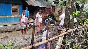 বাগেরহাটে চোখের জলে নিহত কনস্টেবল সুমনকে বিদায়