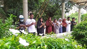 বনানী কবরস্থানে অন্য এক ১৫ অগাস্ট