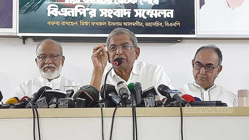 অন্তর্বর্তী সরকারের নেতৃত্বে ইউনূসকে চান? যা বললেন ফখরুল