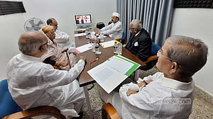 তিন সপ্তাহ পর খুলল বিএনপির অফিস, গুলশানে বৈঠকে স্থায়ী কমিটি
