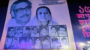শোকের মাস স্মরণে ছাত্রলীগের আলোক প্রজ্বালন